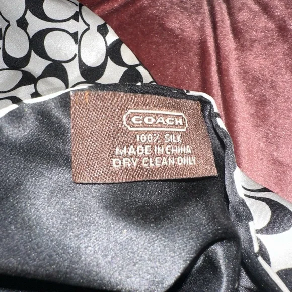 Coach 100% Silk Scarf - Black & White Signature. Understatedly elegant! - Picture 4 of 4